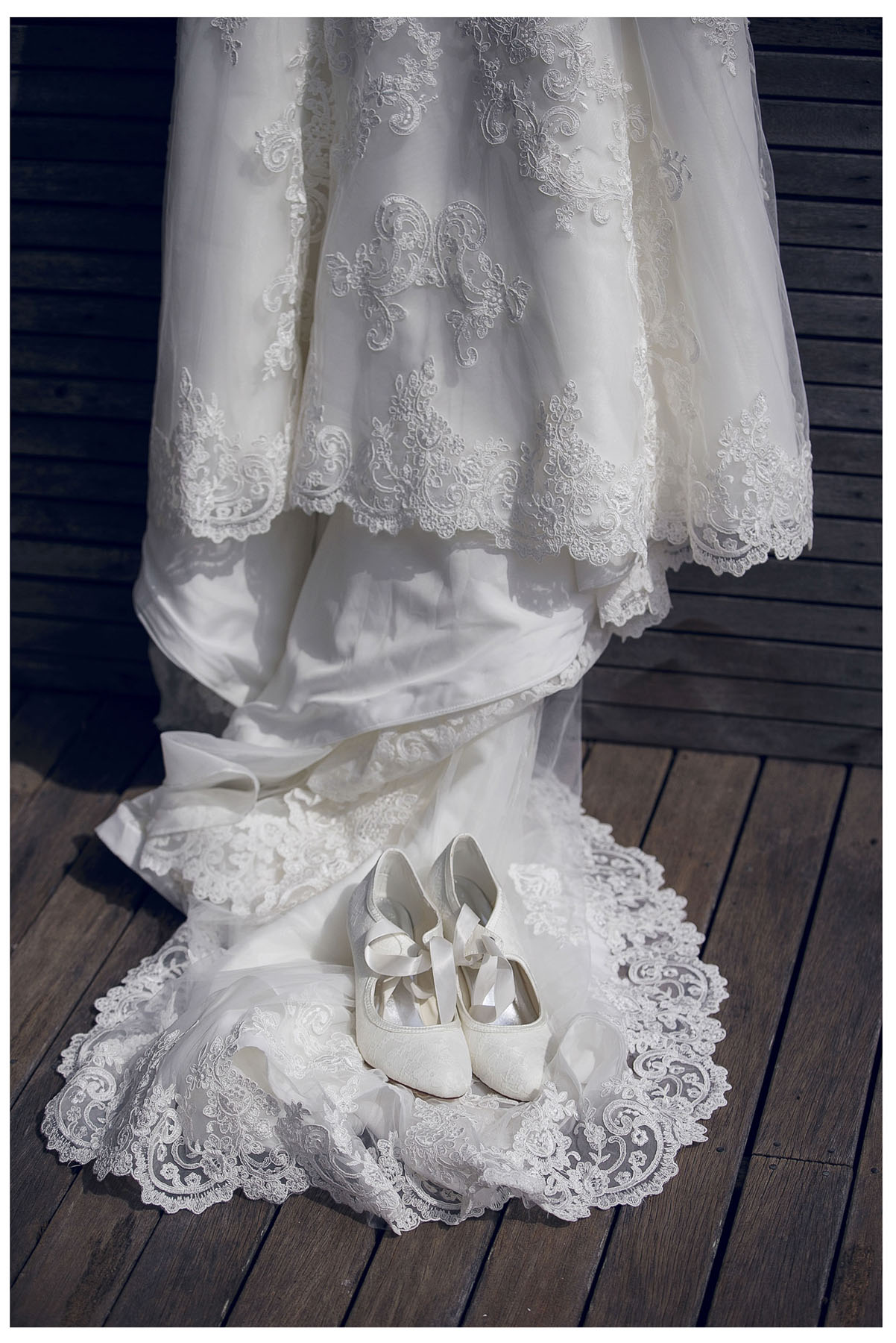 Waiheke Island wedding photos by Chris Loufte