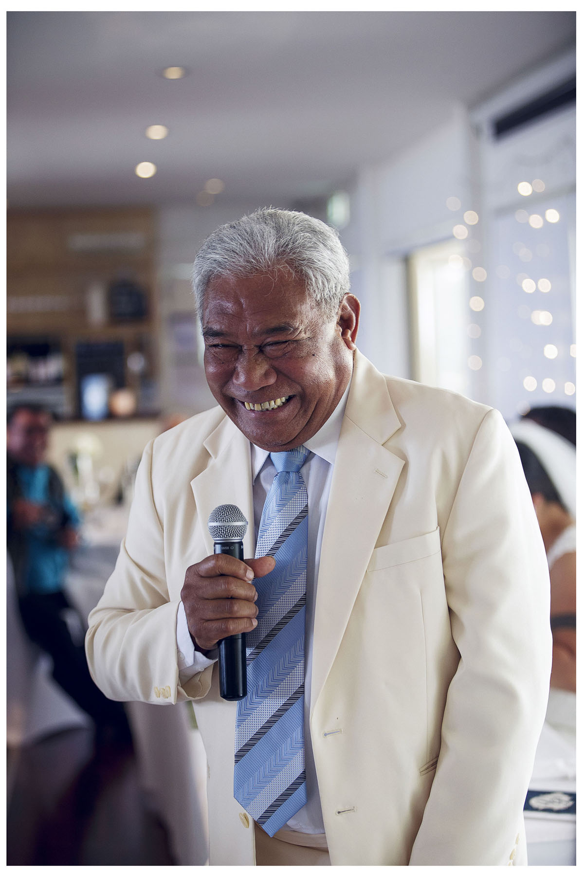 Waiheke Island wedding photos by Chris Loufte