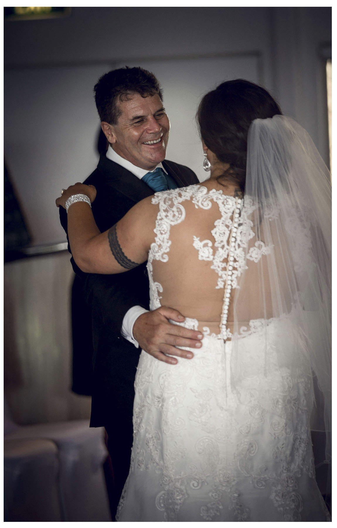 Waiheke Island wedding photos by Chris Loufte