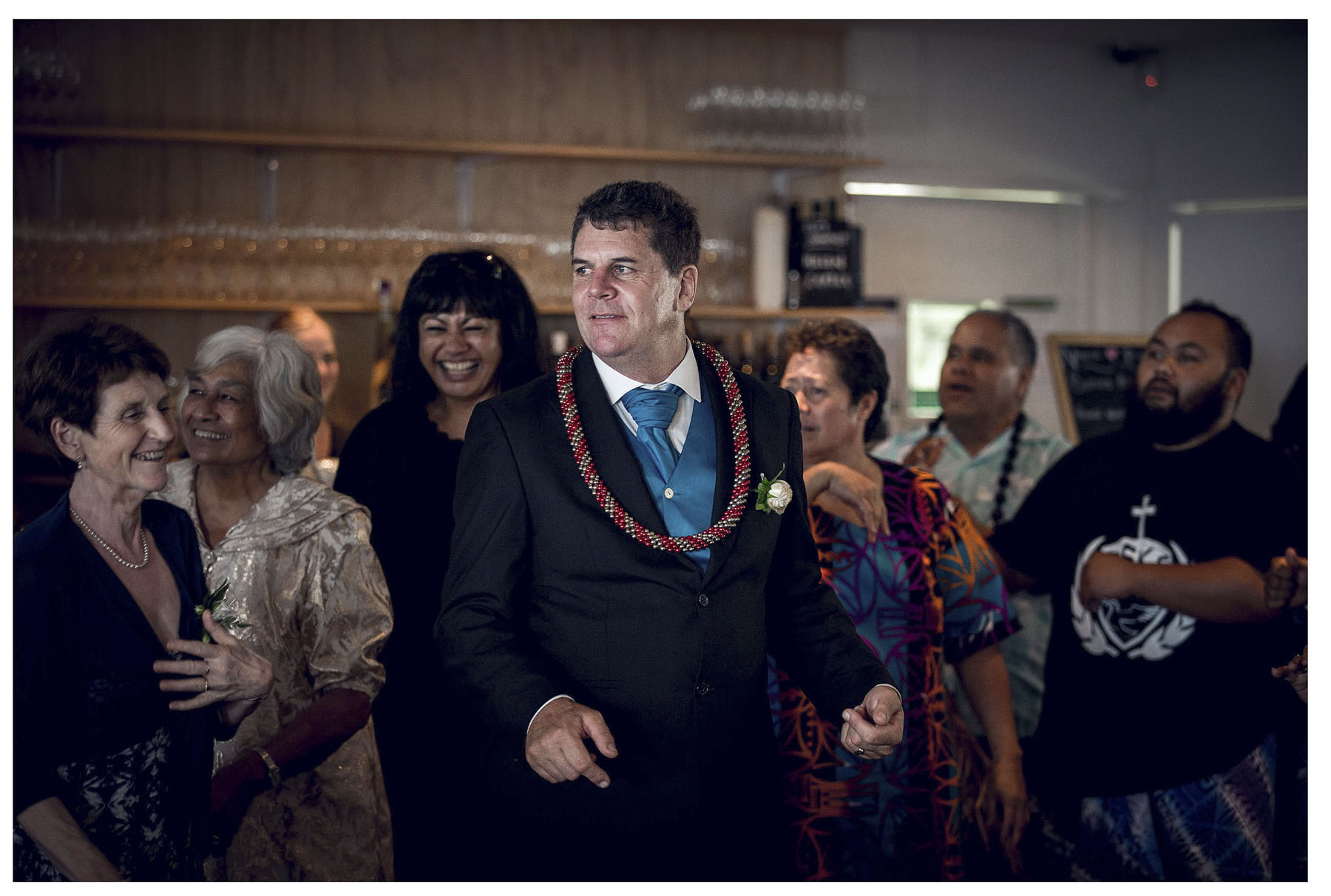 Waiheke Island wedding photos by Chris Loufte