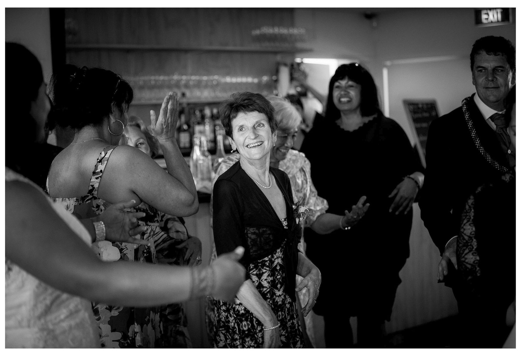 Waiheke Island wedding photos by Chris Loufte