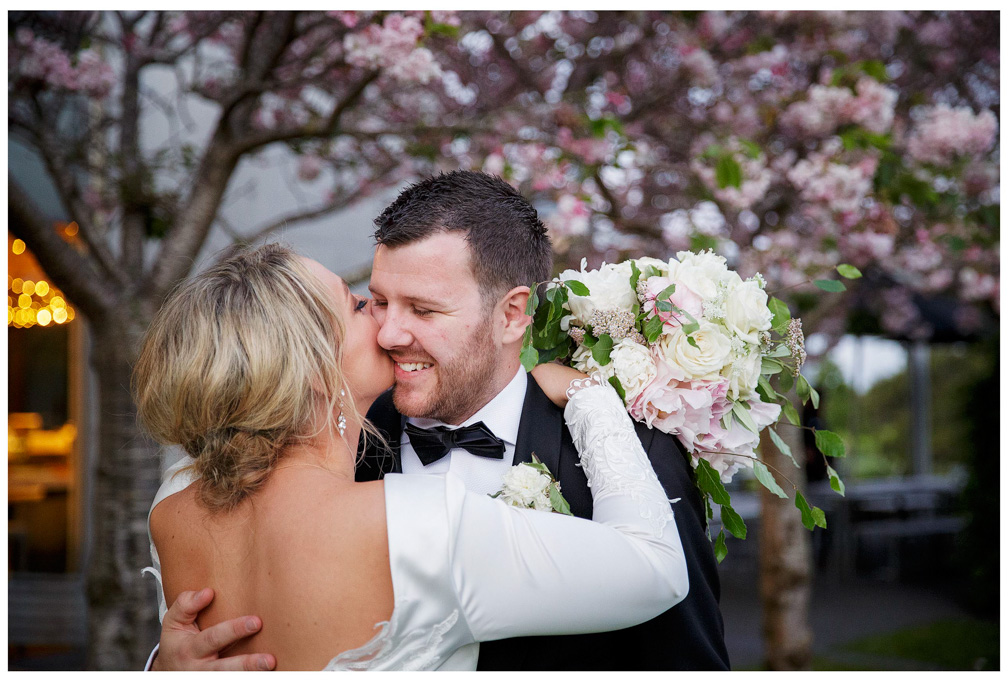 Shiloh & Morgan wedding photos at Villa MAria Auckland