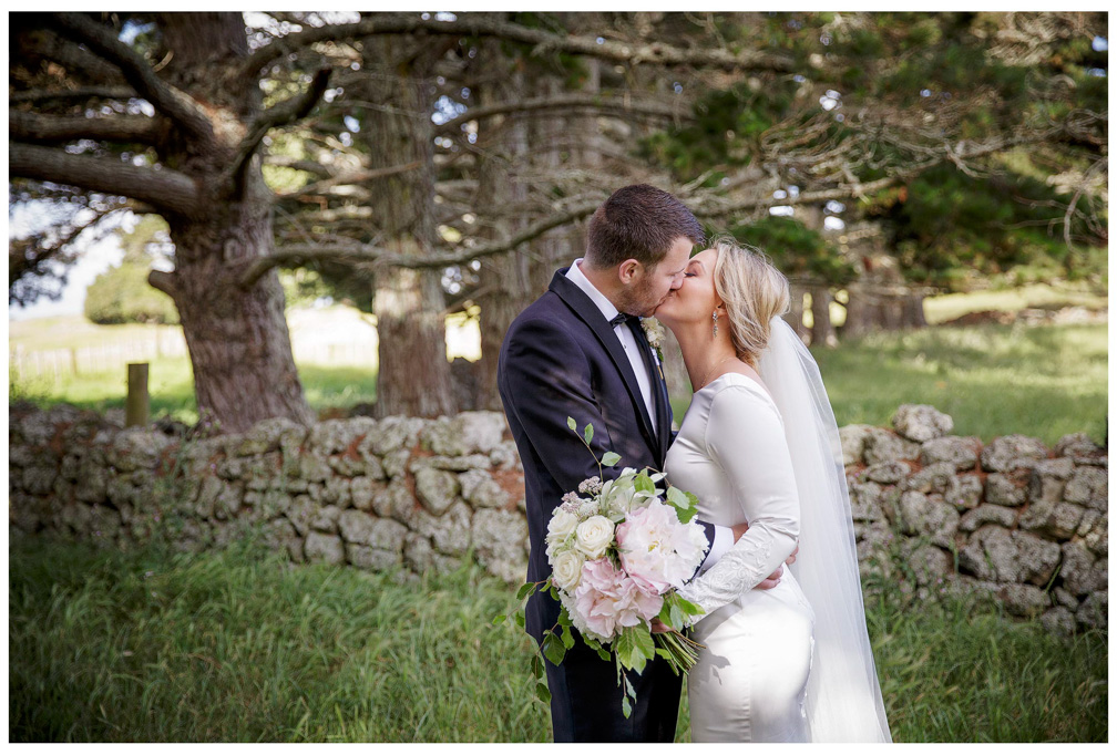 Shiloh & Morgan wedding photos at Villa MAria Auckland