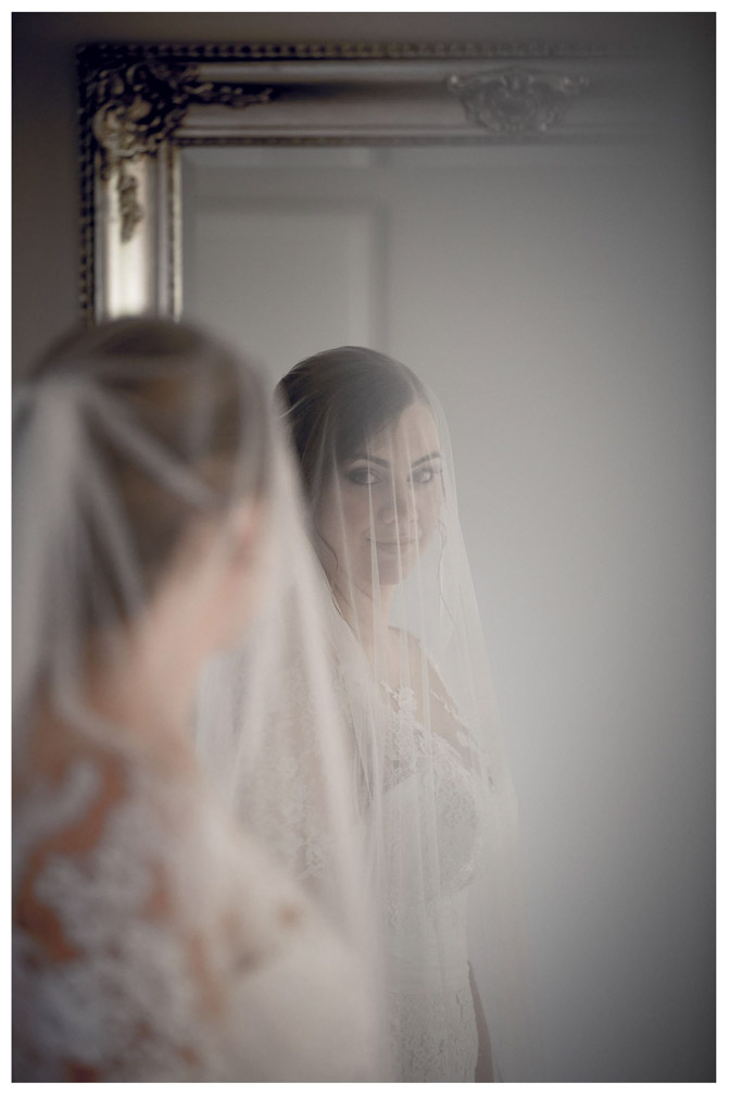 Auckland wedding photo by Chris Loufte at teh River Head Tavern