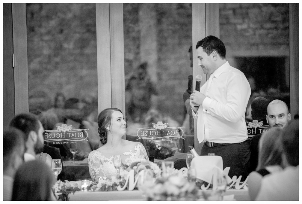 Auckland wedding photo by Chris Loufte at teh River Head Tavern