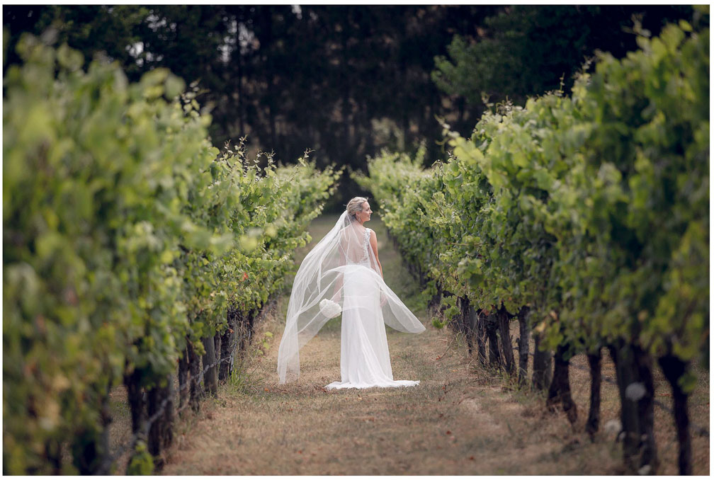 Wedding photo at Villa Maria Auckland by Auckland wedding photographer Chris Loufte