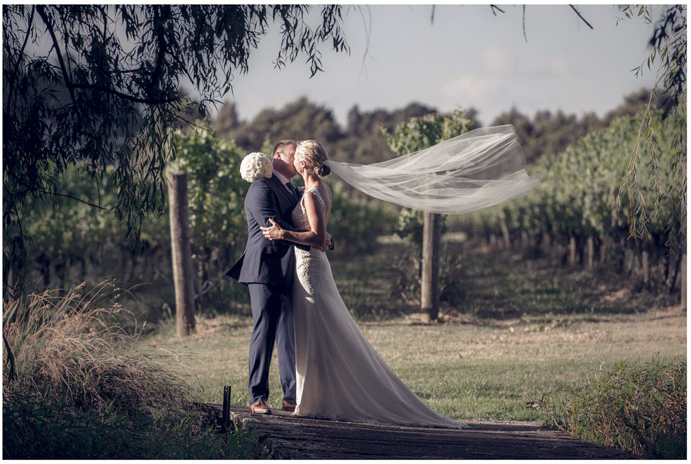 Wedding photo at Villa Maria Auckland by Auckland wedding photographer Chris Loufte