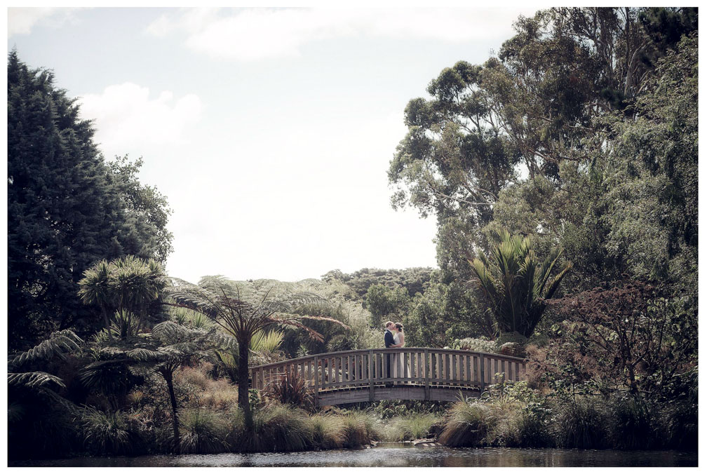 The Botanical Gardens Auckland wedding photo by Chris Loufte