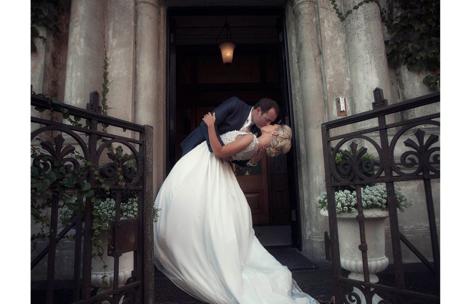Wedding photo by Auckland photographer Chris Louftewww.theweddingphotographer.co.nz