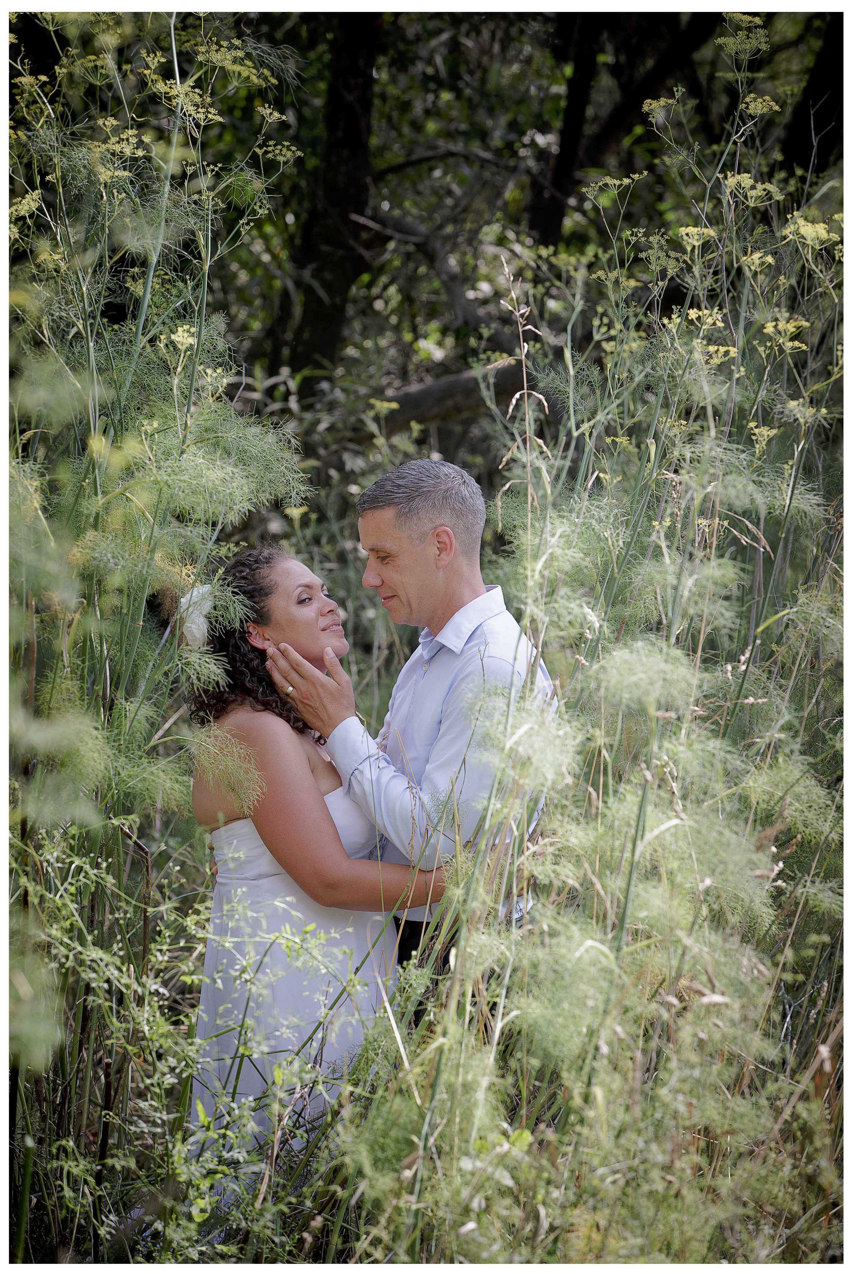Puhoi wedding photo by Auckland wedding photographer Chris Loufte