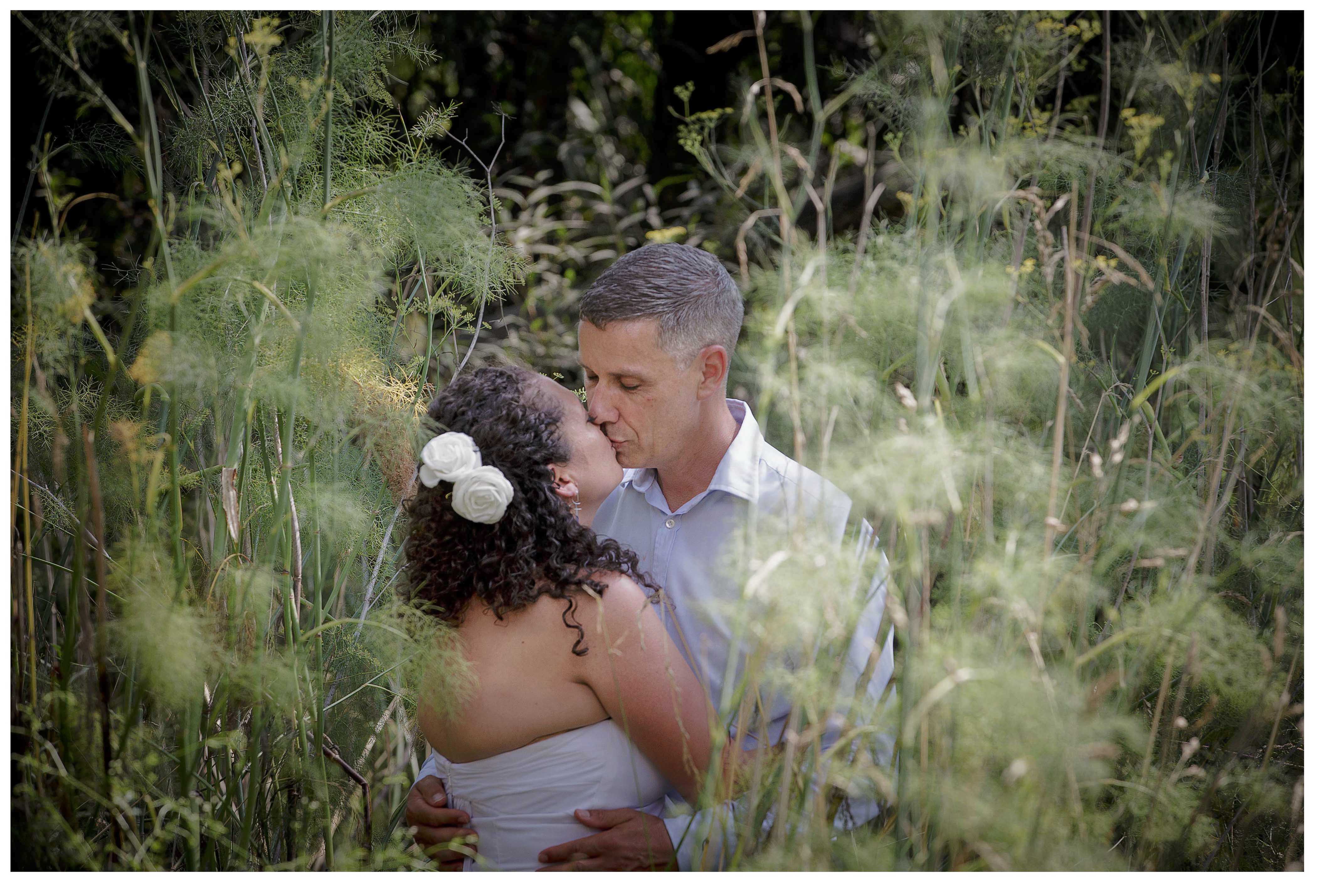 Puhoi wedding photo by Auckland wedding photographer Chris Loufte
