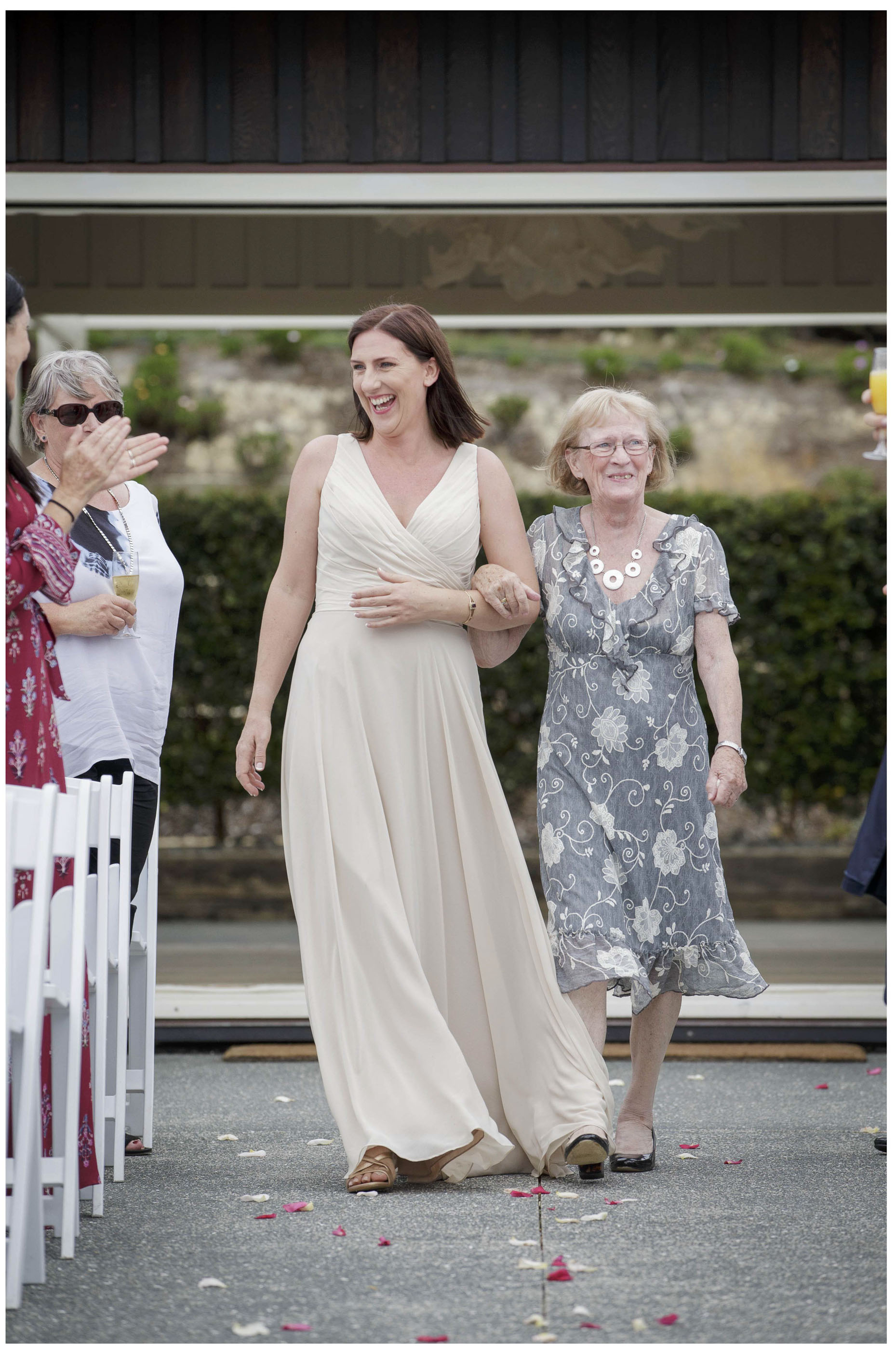 Mudbrick Waiheke Island wedding photo by Chris Loufte www.theweddingphotographer.co.nz